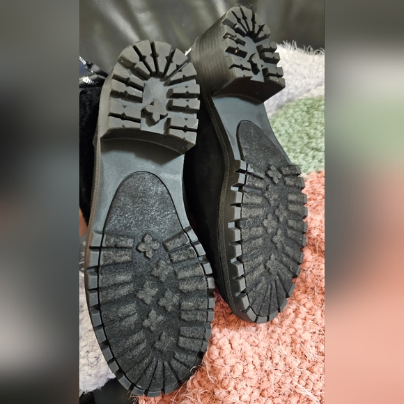 Juicy Couture Illuminate Black Faux Fur Ankle Boots size 9M Women's NWOT - Picture 4 of 12